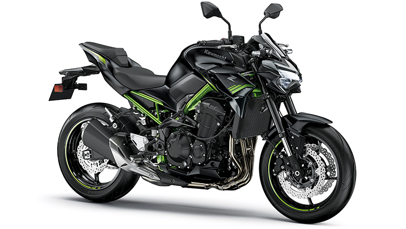 Z900 (2020) : Metallic Spark Black / Metallic Flat Spark Black (2021)