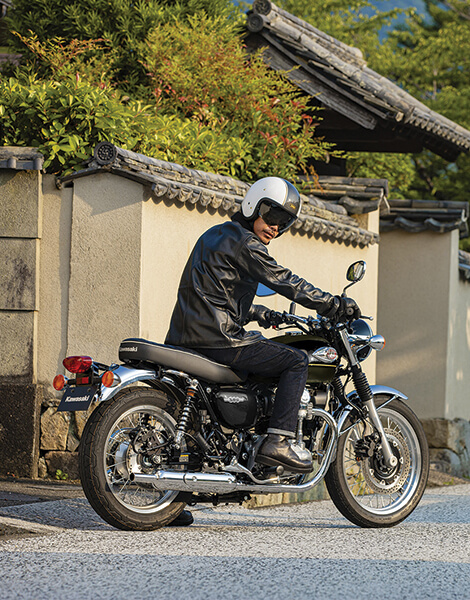W800